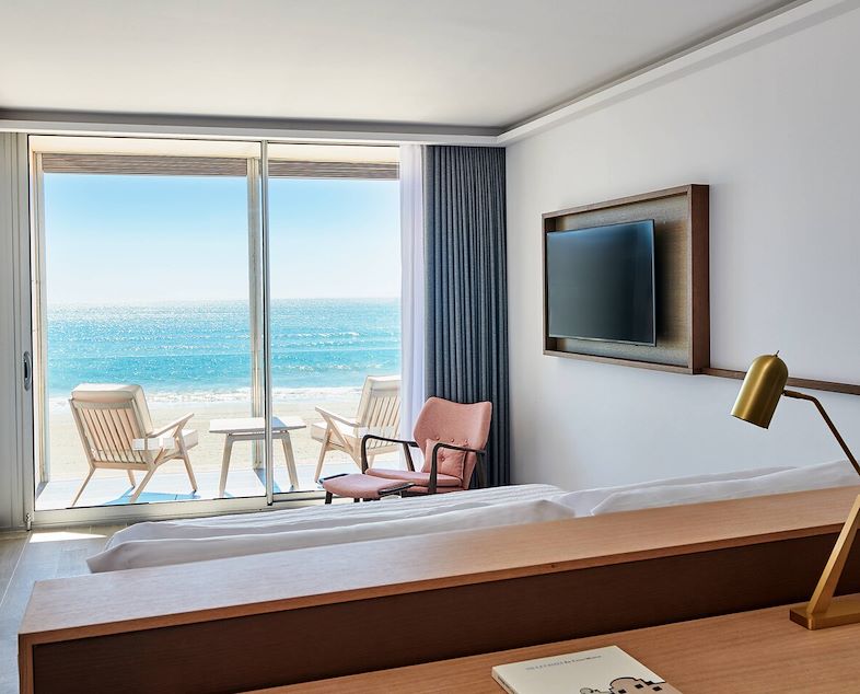 Relaxing Experience by the sea